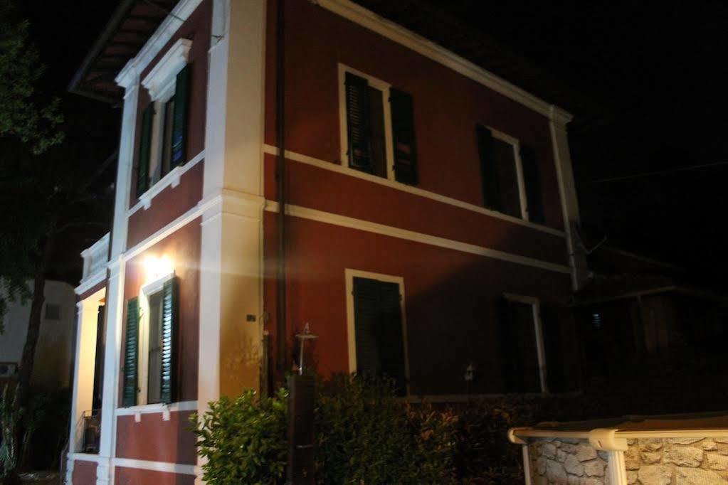 بيزا B&B Villa Regina المظهر الخارجي الصورة